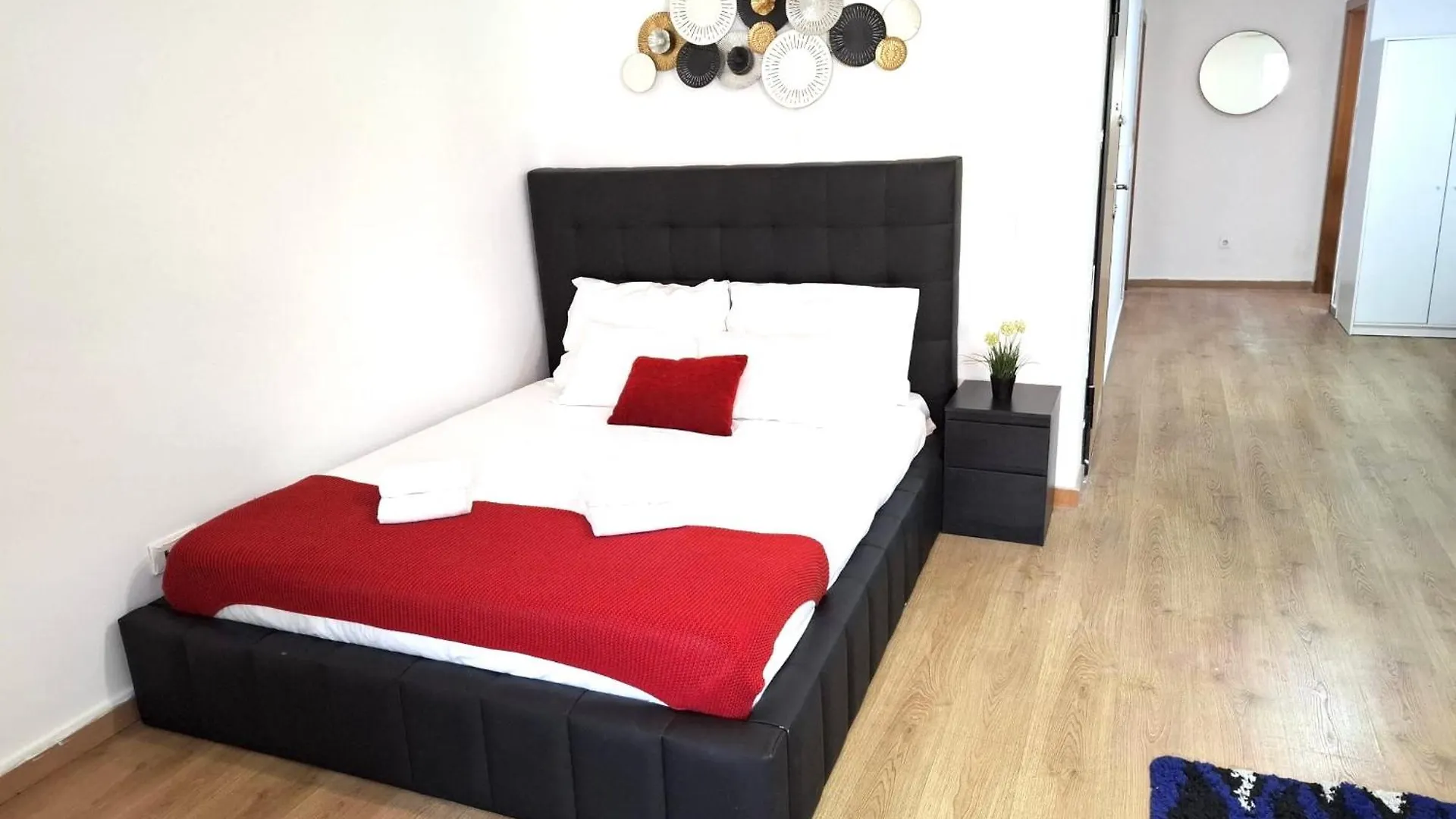 Apartment Helle Und Gemuetliche Wohnung Im Zentrum Lisbon