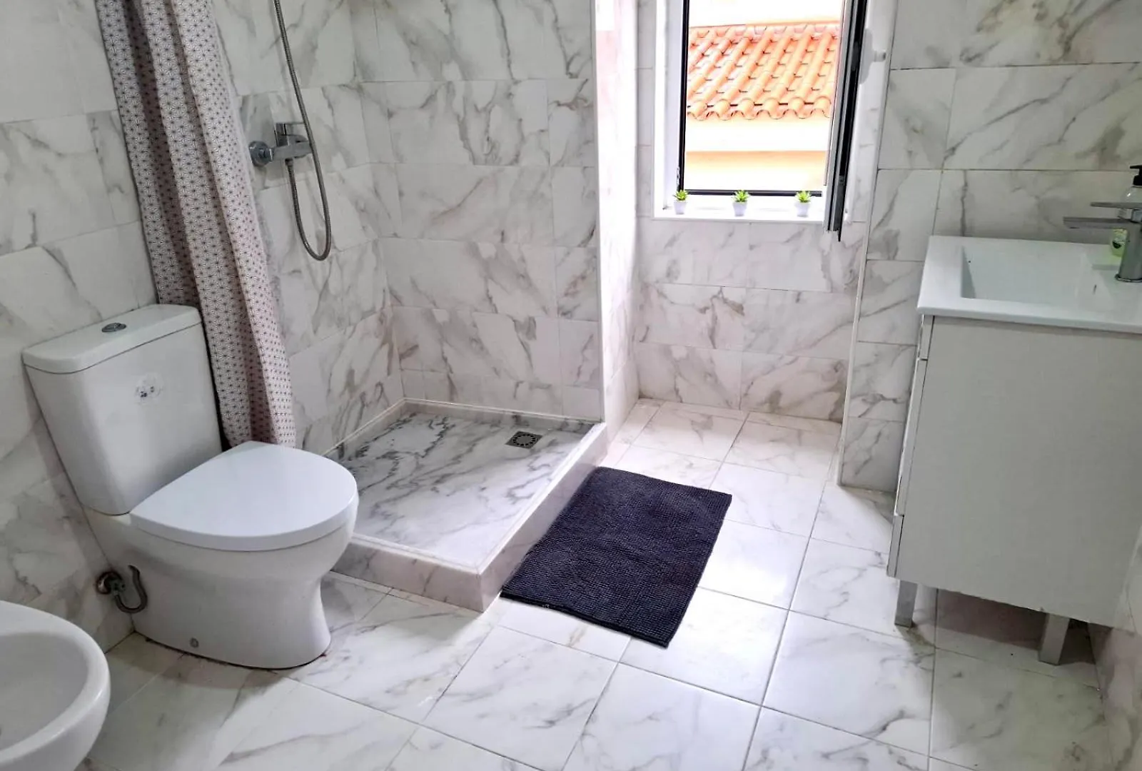 Helle Und Gemuetliche Wohnung Im Zentrum Lisbon