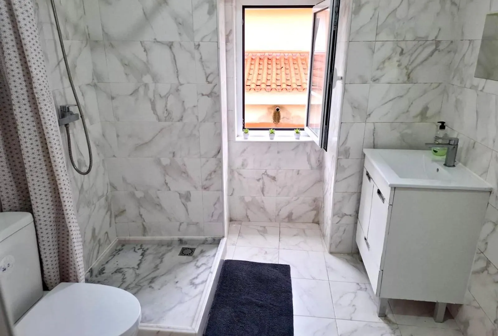 Helle Und Gemuetliche Wohnung Im Zentrum Lisbon Apartment